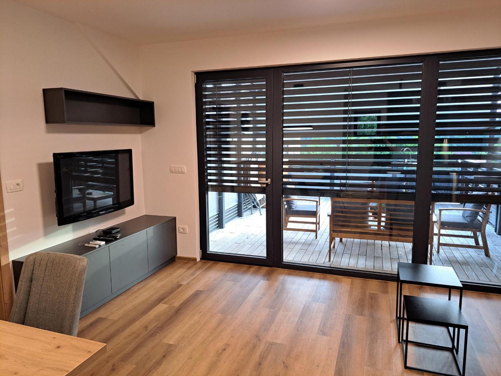S&B'S Retreat Apartment Godovic Ngoại thất bức ảnh