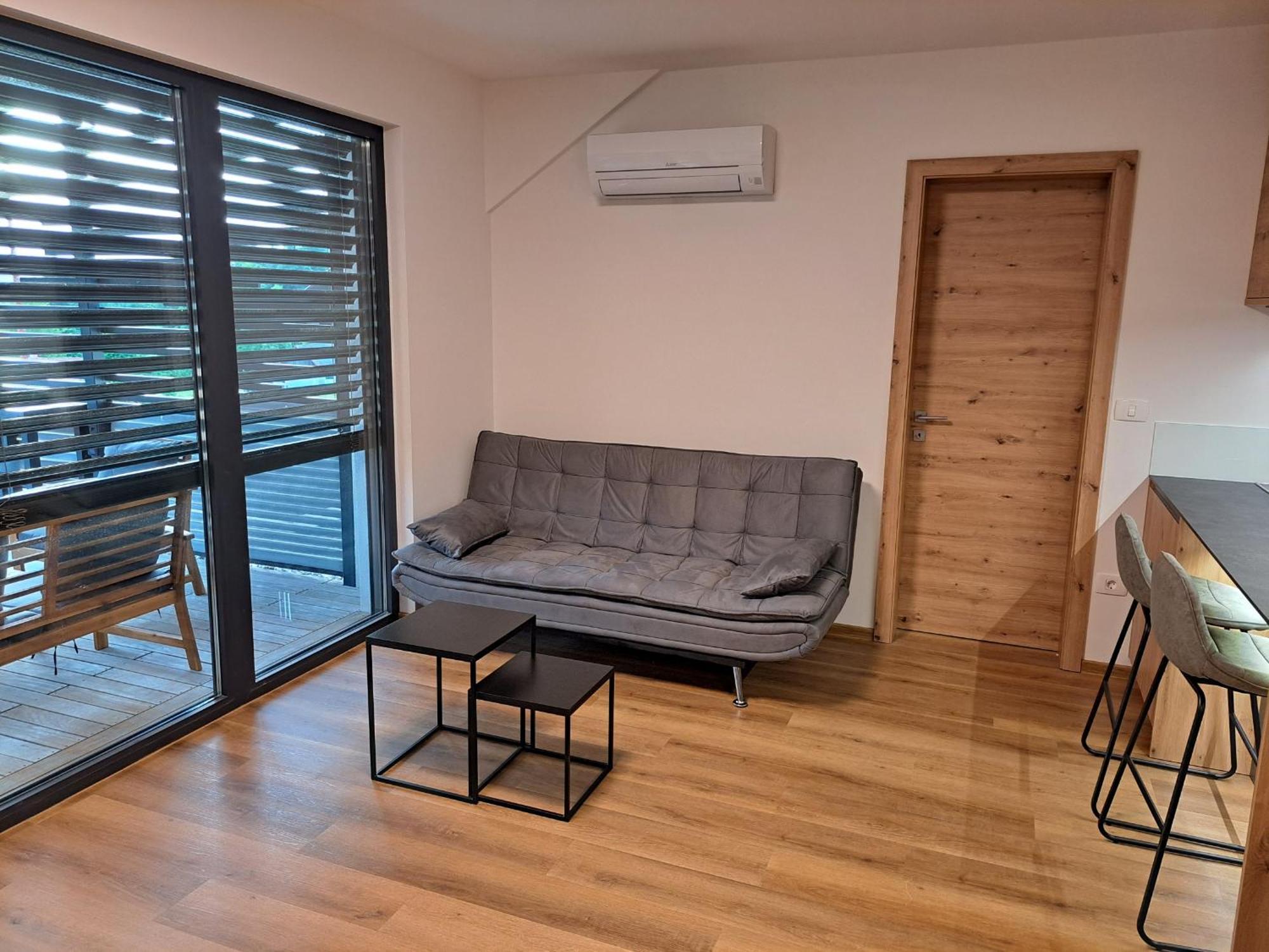 S&B'S Retreat Apartment Godovic Ngoại thất bức ảnh