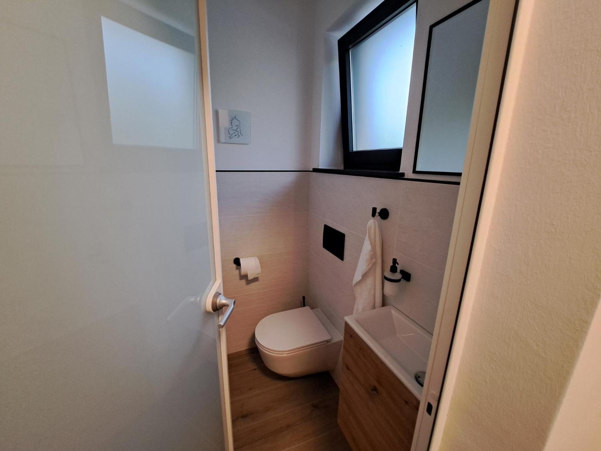 S&B'S Retreat Apartment Godovic Ngoại thất bức ảnh