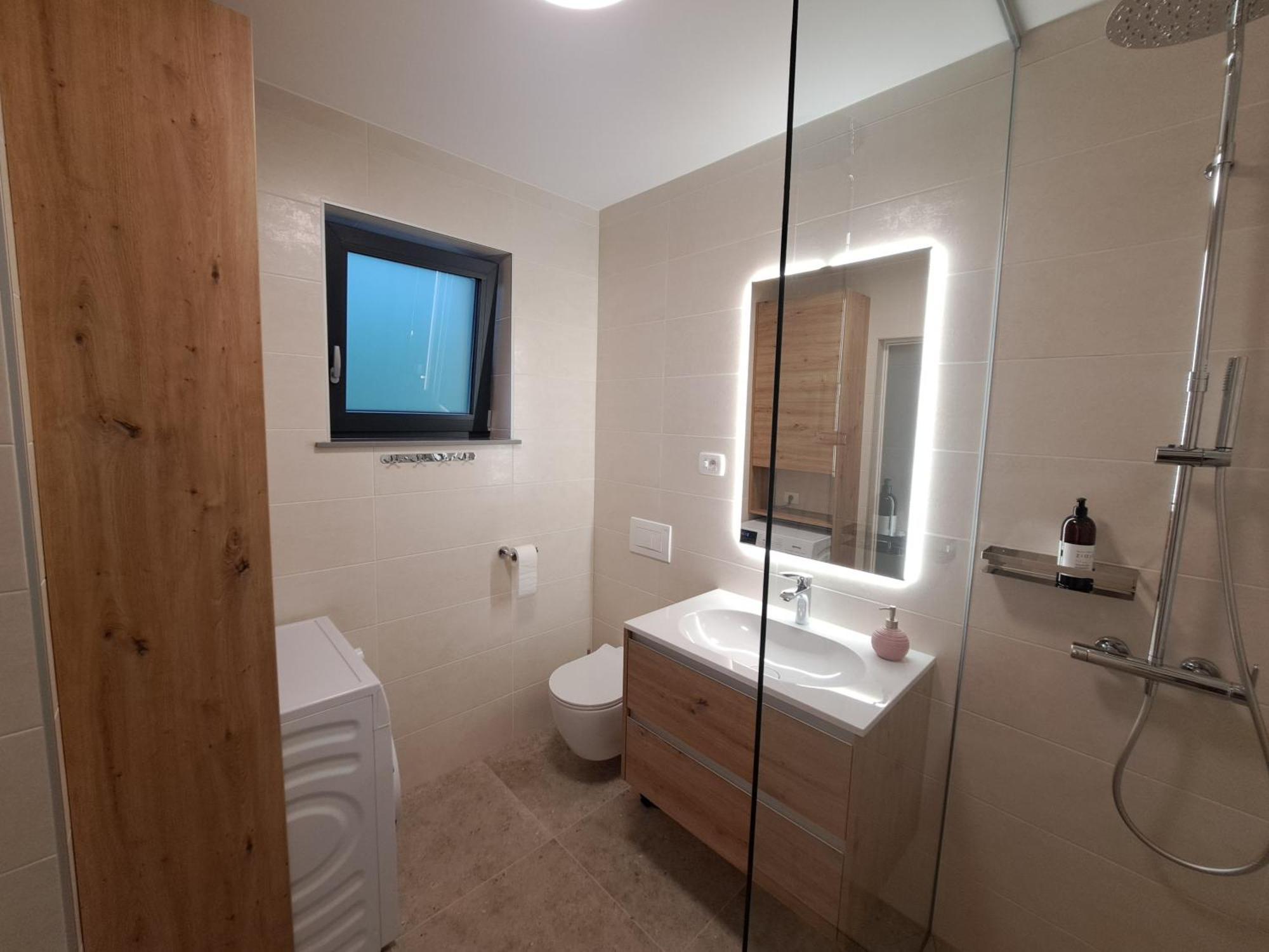 S&B'S Retreat Apartment Godovic Ngoại thất bức ảnh
